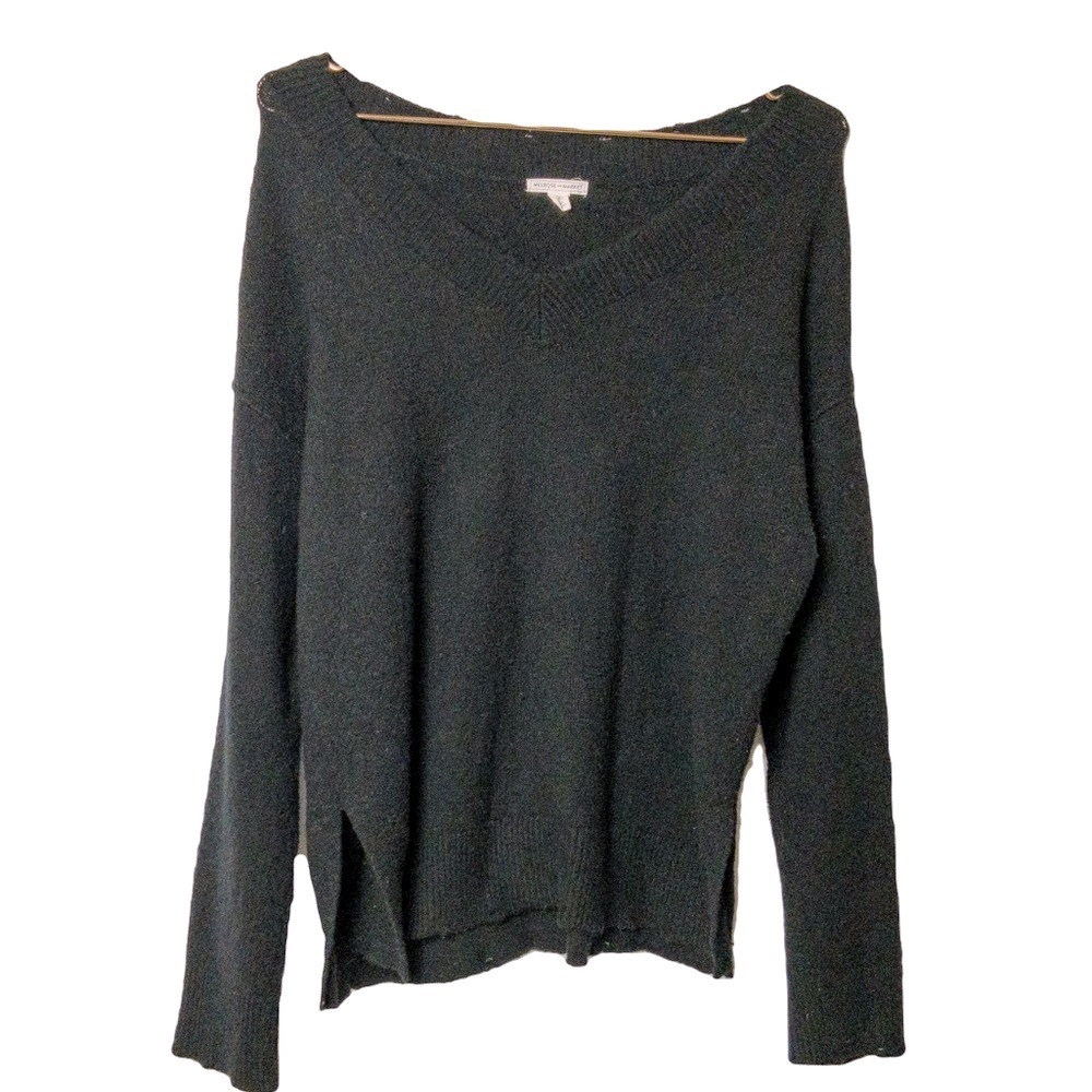❌ SOLD ❌ MELROSE AND MARKET V-Neck Sweater